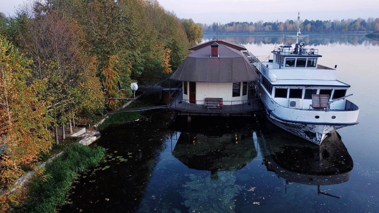 Villa On The River à Vishenki  Extérieur photo